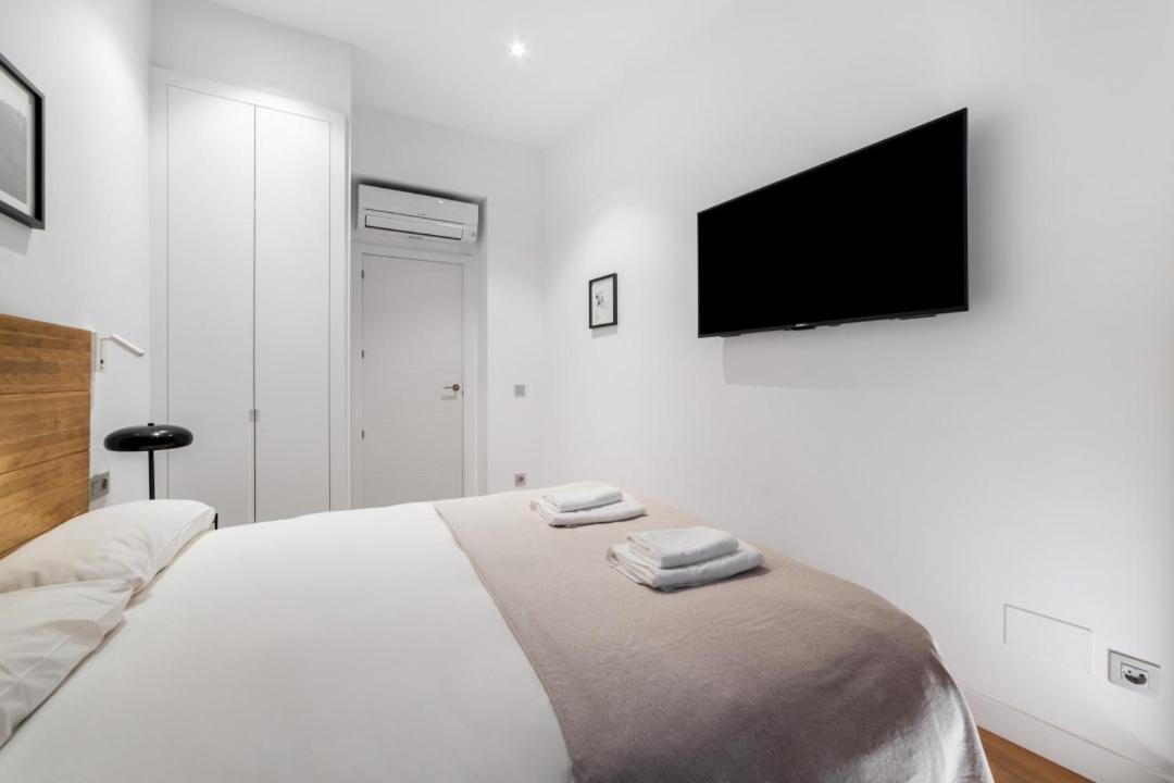 2 Bedrooms 1 Bathroom Furnished - Centro - Equipped & Stylish - Minty Stay Мадрид Екстер'єр фото