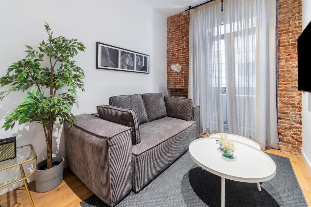 2 Bedrooms 1 Bathroom Furnished - Centro - Equipped & Stylish - Minty Stay Мадрид Екстер'єр фото